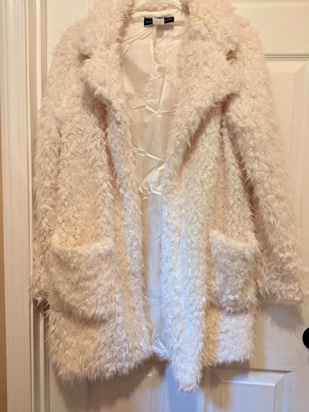 Shop the Trends Teddy Jacket Cream Size Large Like New